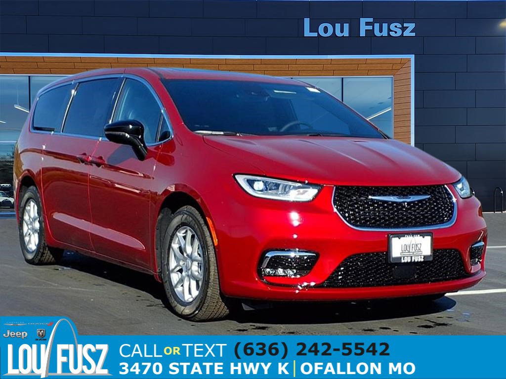 2026 Chrysler Pacifica Select's photo