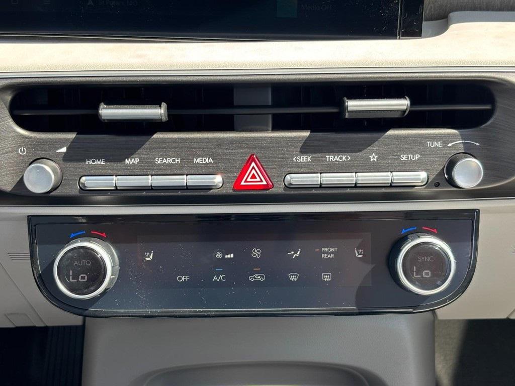 2026 Hyundai Palisade SEL photo 9