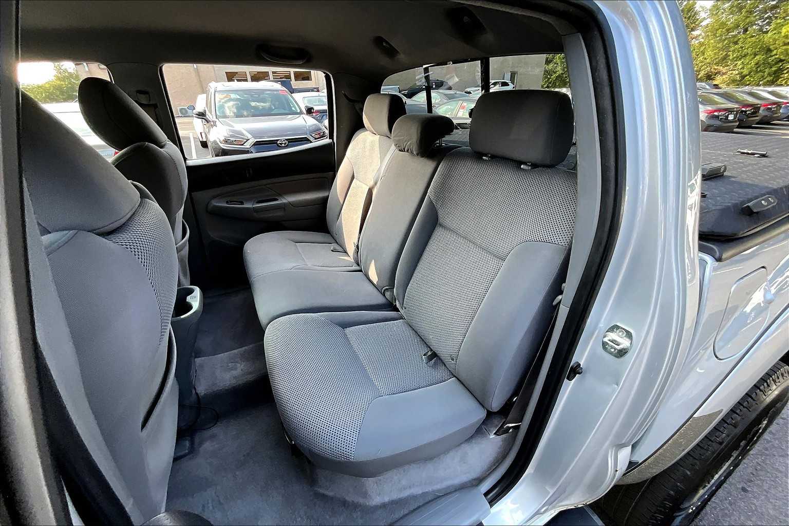 2011 Toyota Tacoma photo 17