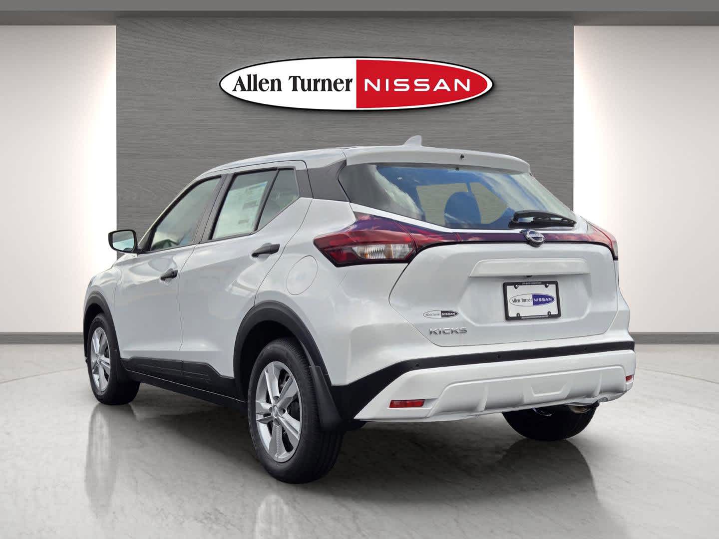 2025 Nissan Kicks Play S photo 4