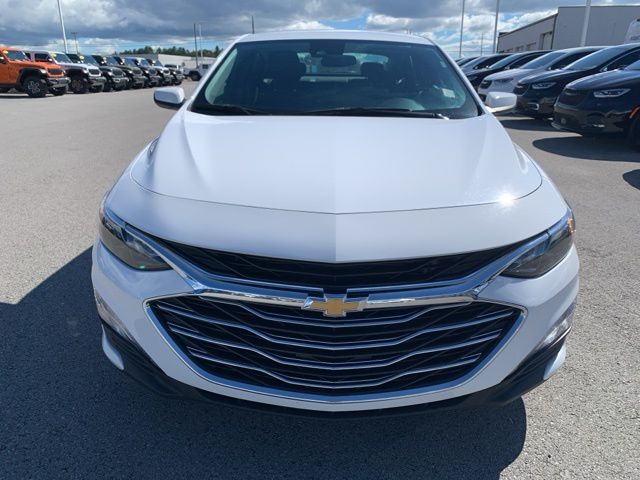 2023 Chevrolet Malibu 1LT photo 2