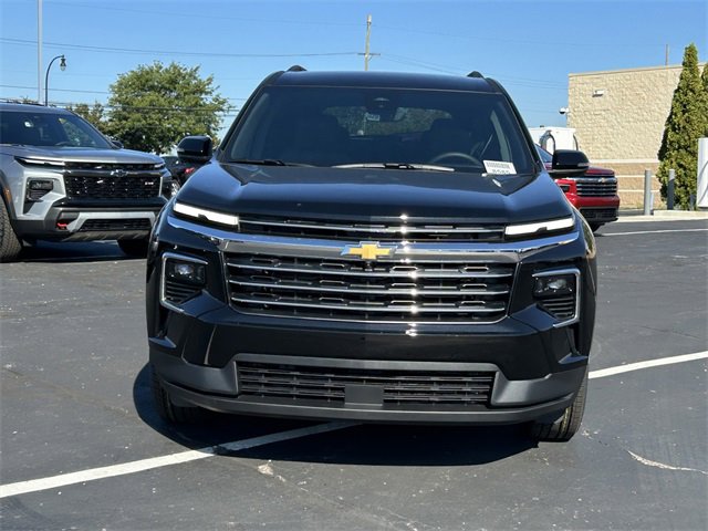 2026 Chevrolet Traverse photo 2