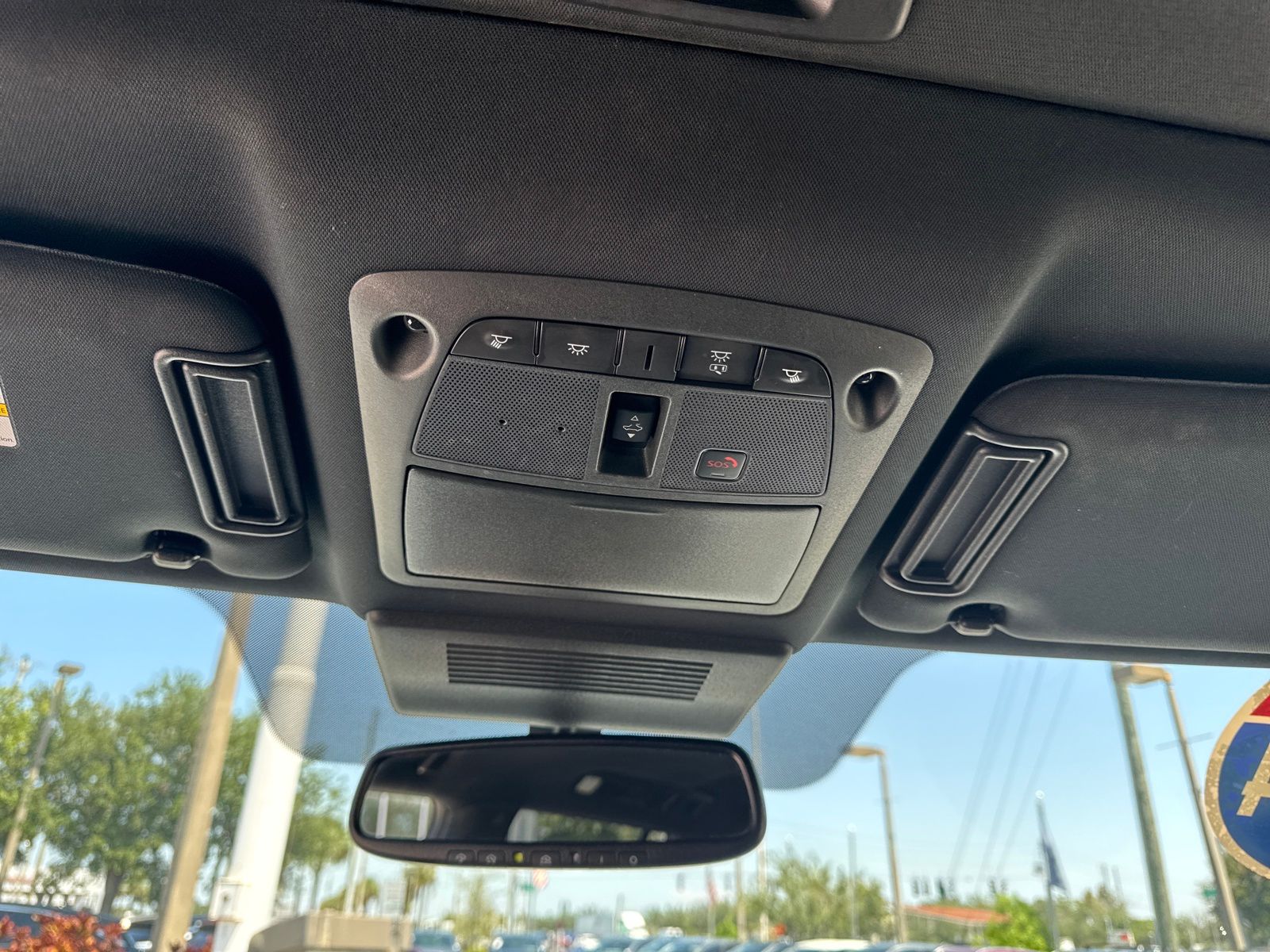 2024 Nissan Armada SL photo 21