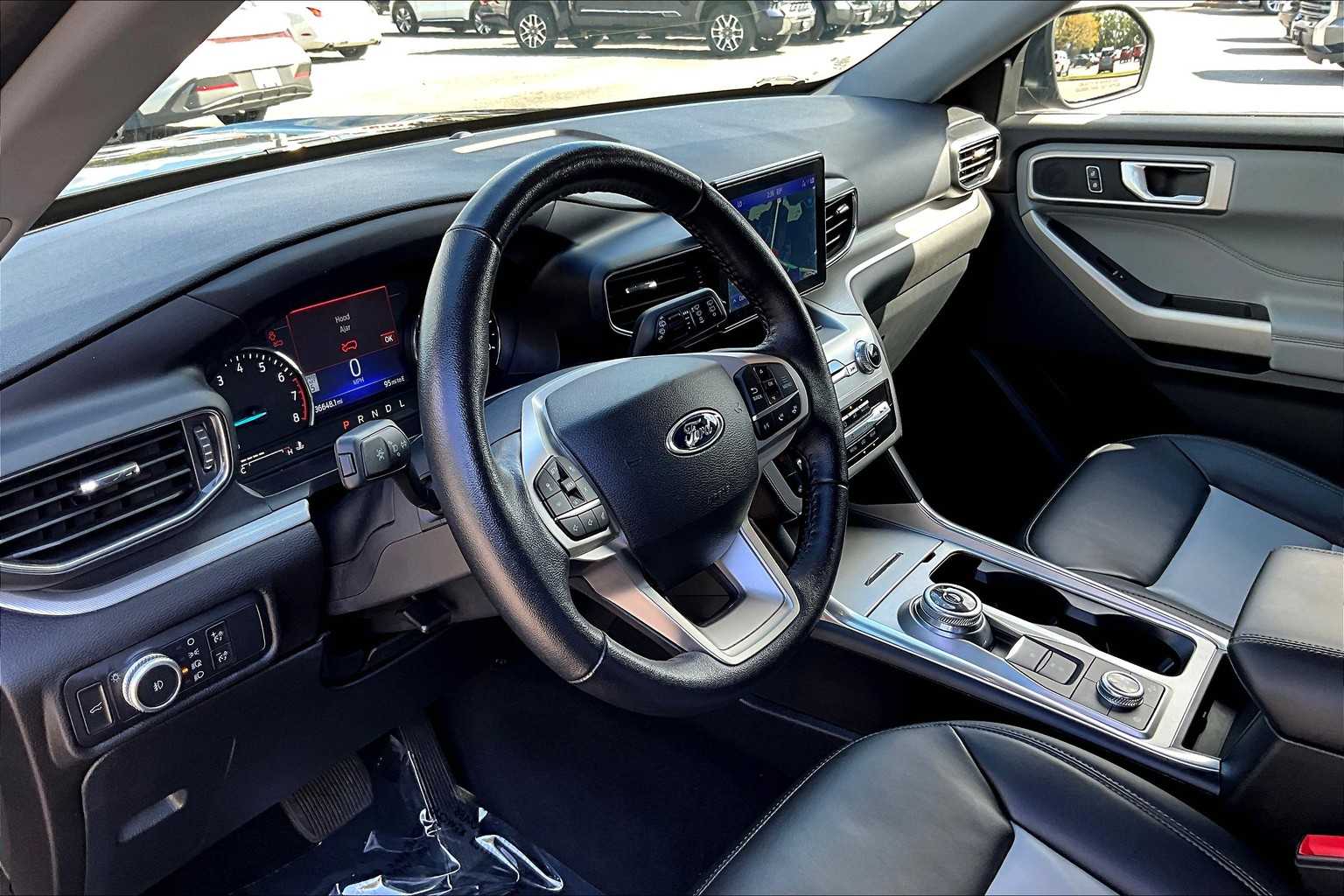 2022 Ford Explorer XLT photo 12