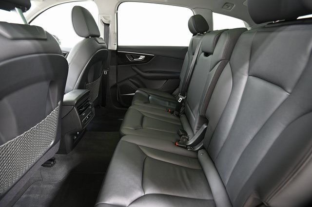 2023 Audi Q7 55 Premium Plus photo 7