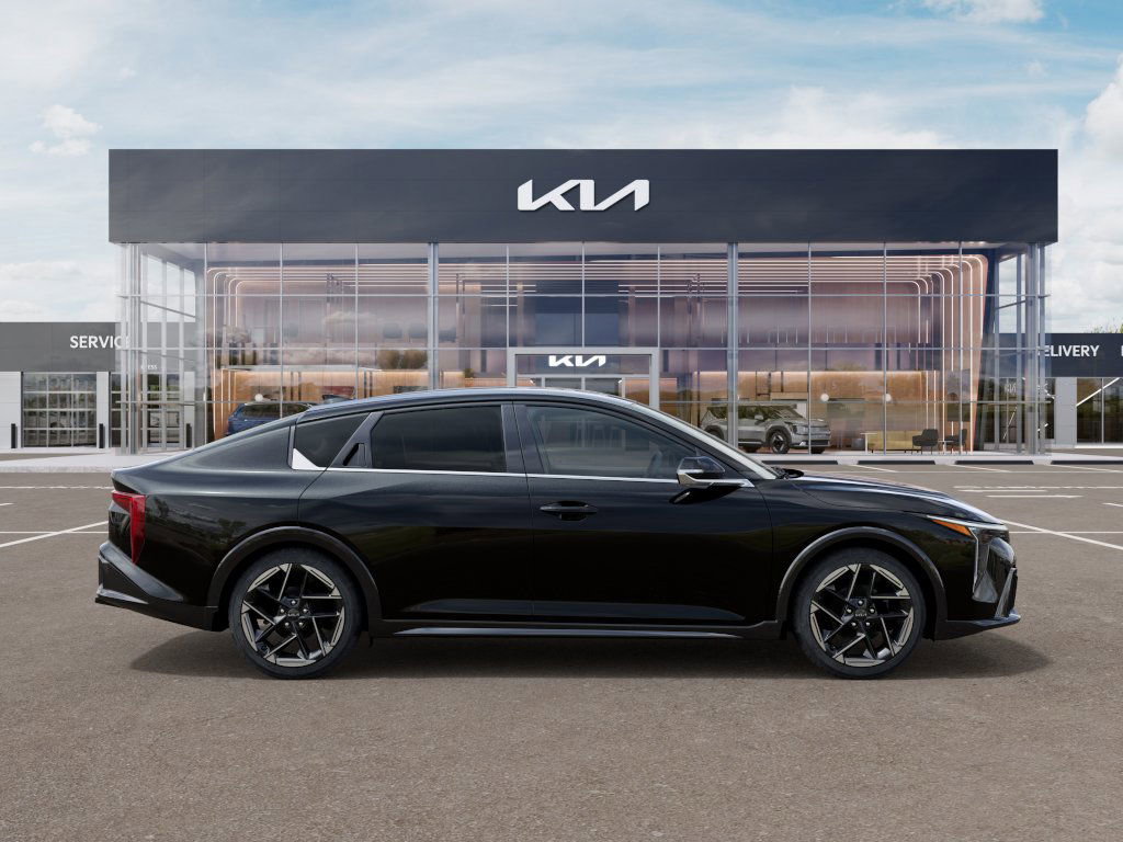 2025 Kia K4 GT-Line photo 6