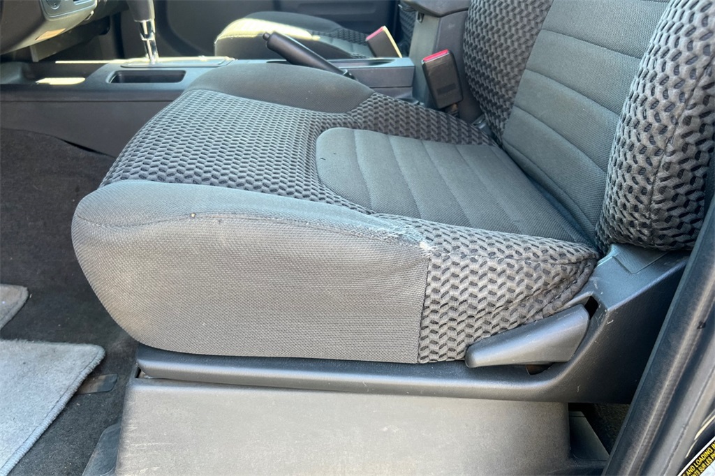 2017 Nissan Frontier SV photo 13