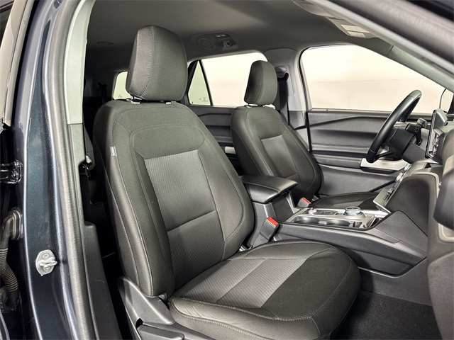 2022 Ford Explorer XLT photo 13
