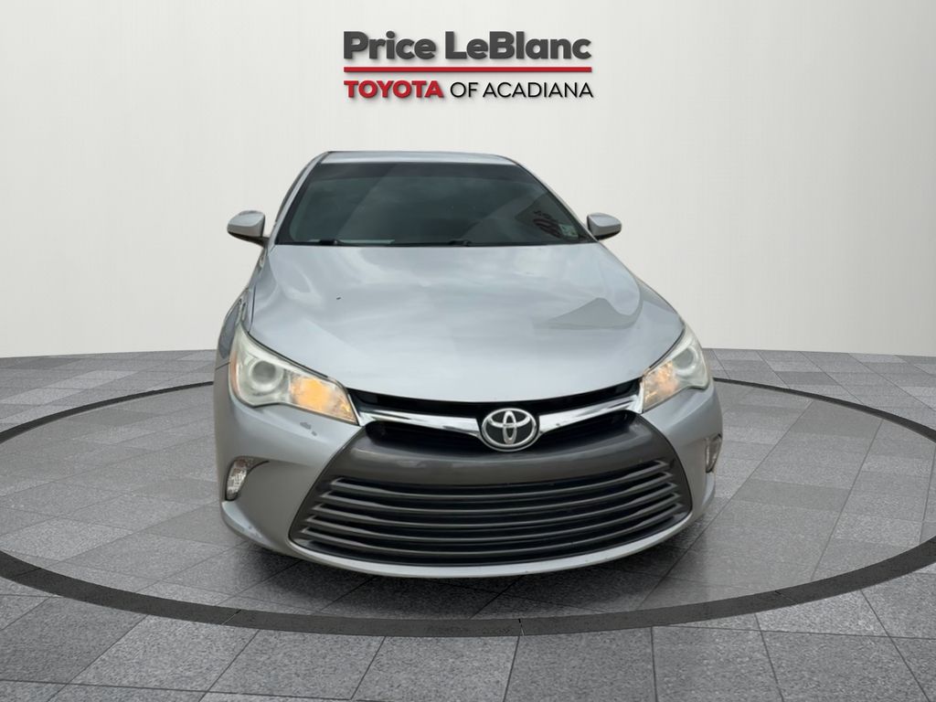 2017 Toyota Camry XLE XSE photo 2