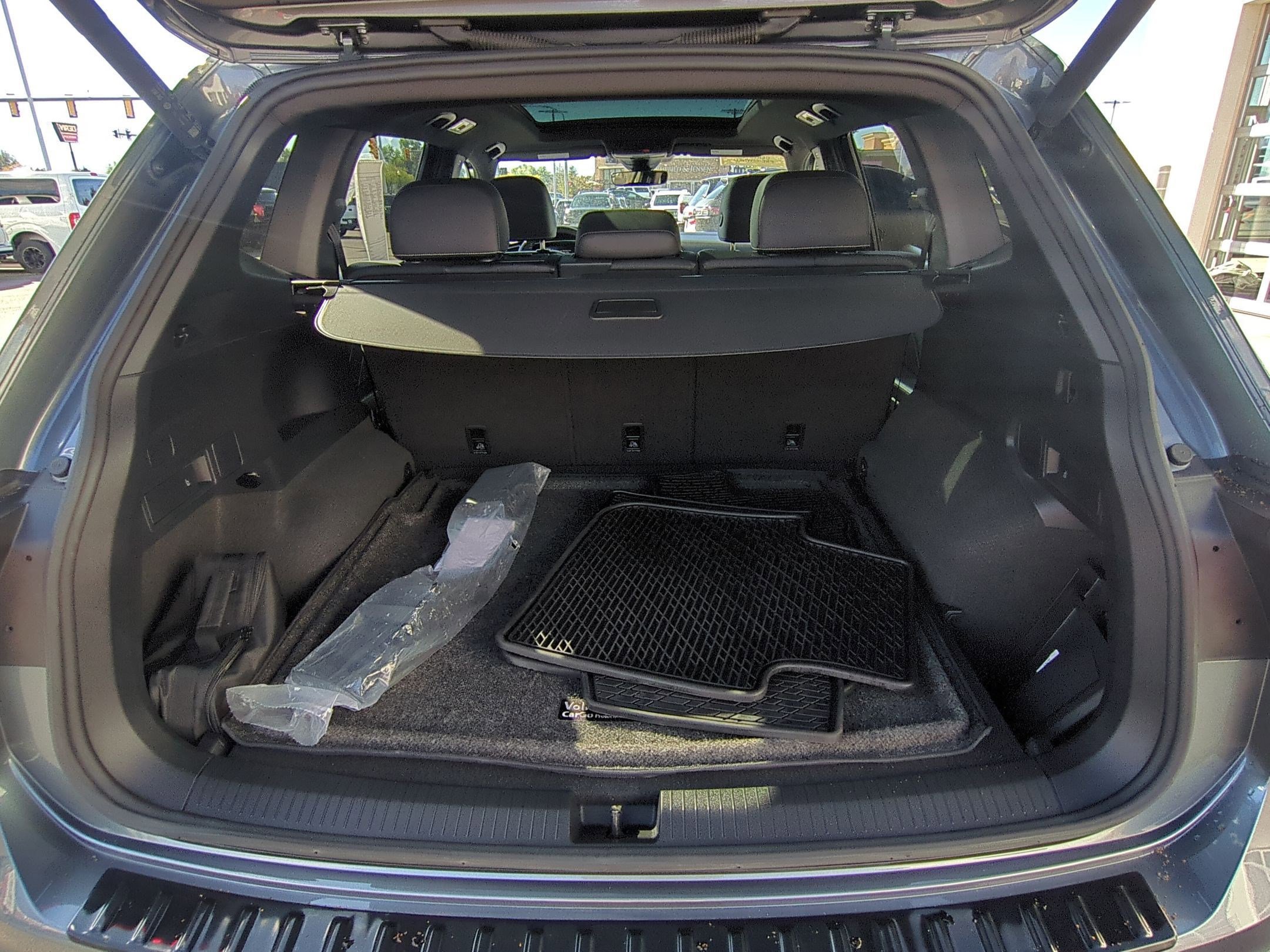 2024 Volkswagen Tiguan SE R-Line Black photo 27