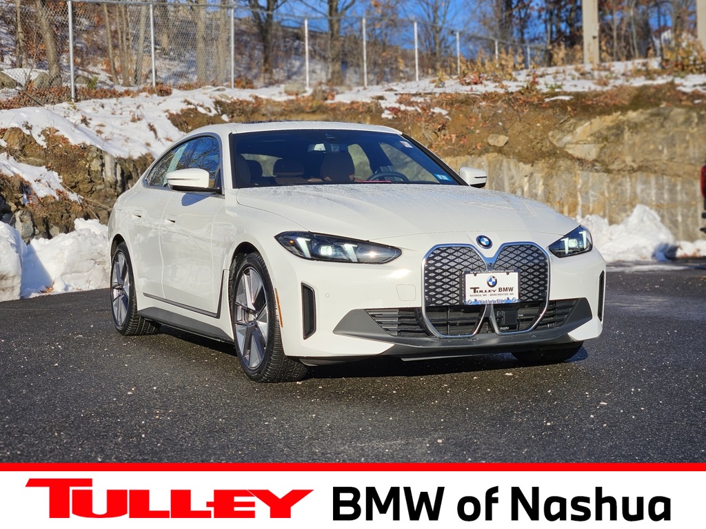 2025 BMW i4 40's photo