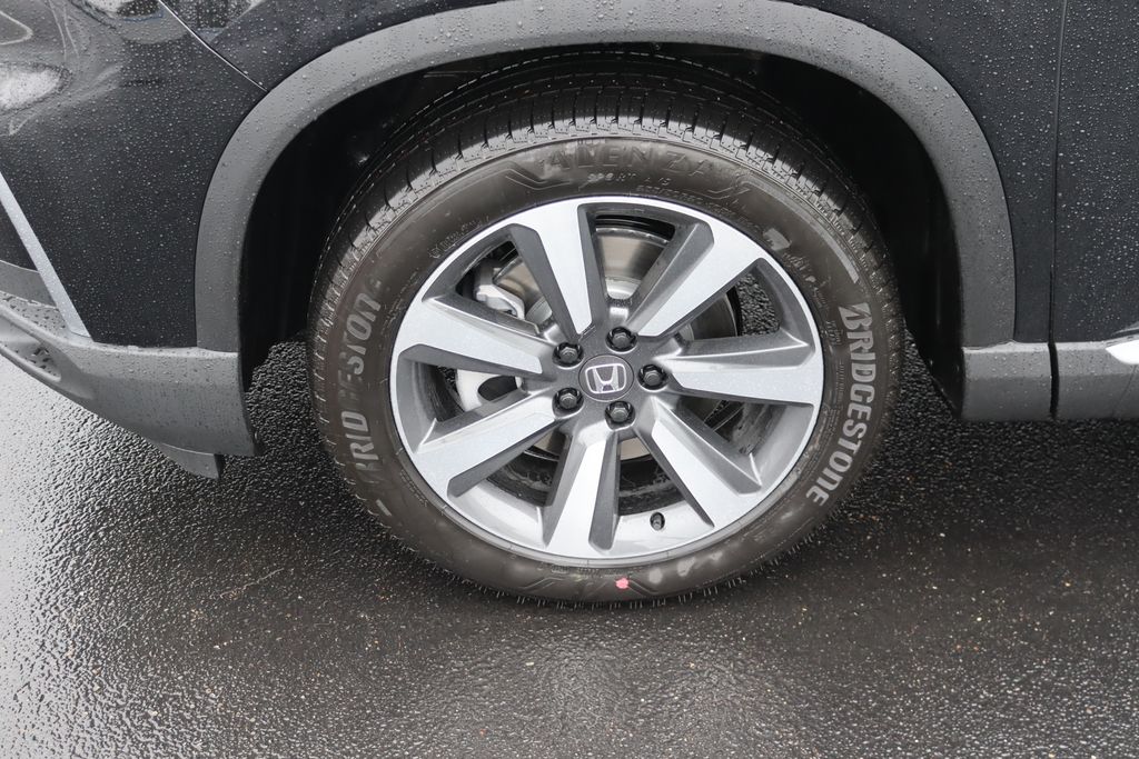 2025 Honda Pilot Touring photo 9