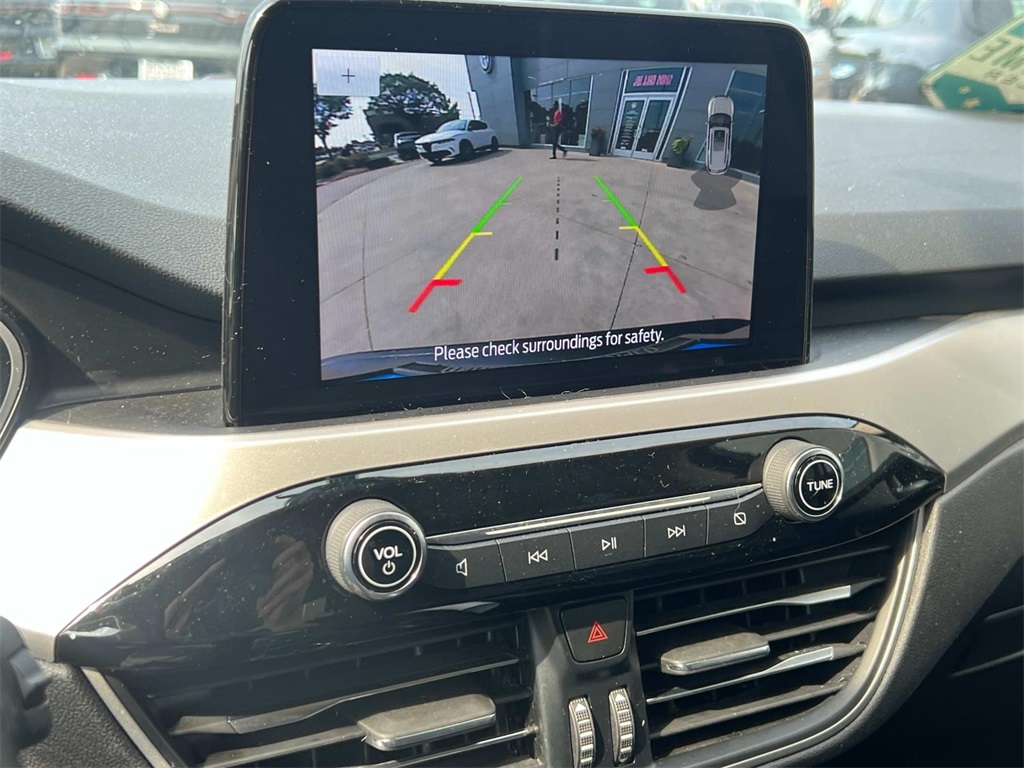 2020 Ford Escape SEL photo 17