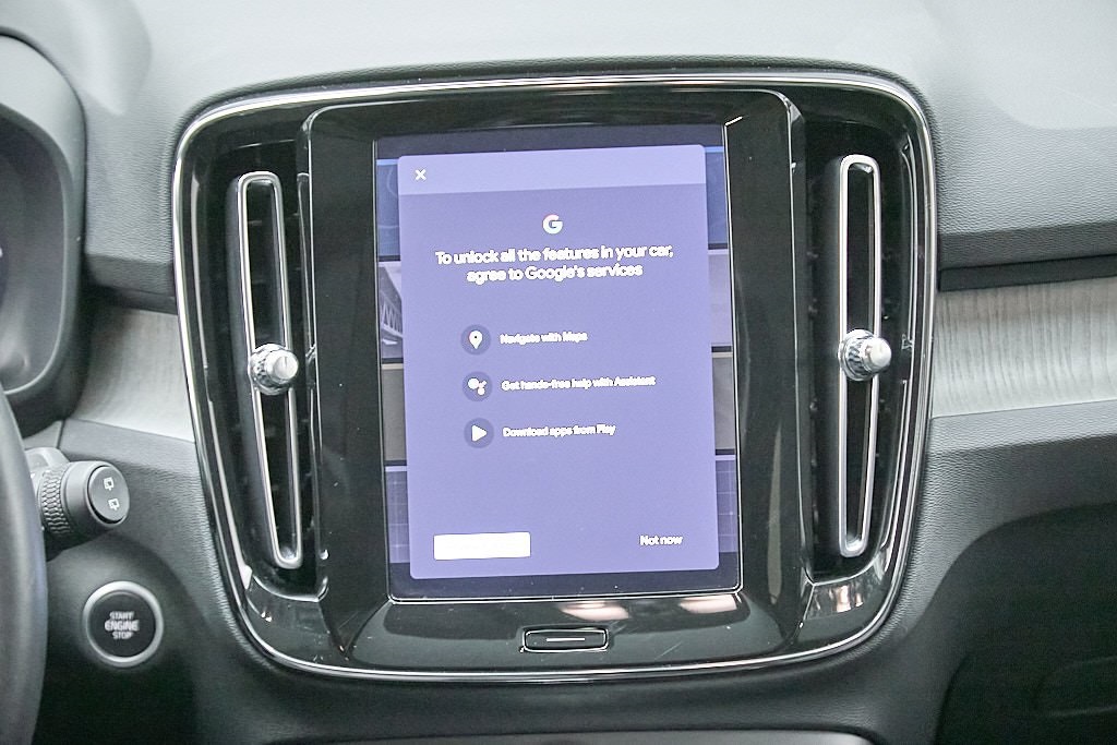 2024 VOLVO XC40 - Image 21