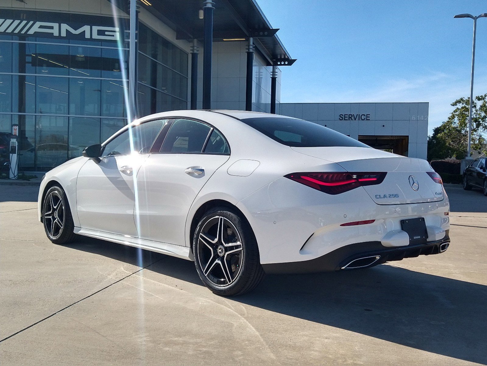 2024 Mercedes Benz CLA 250 4MATIC photo 3