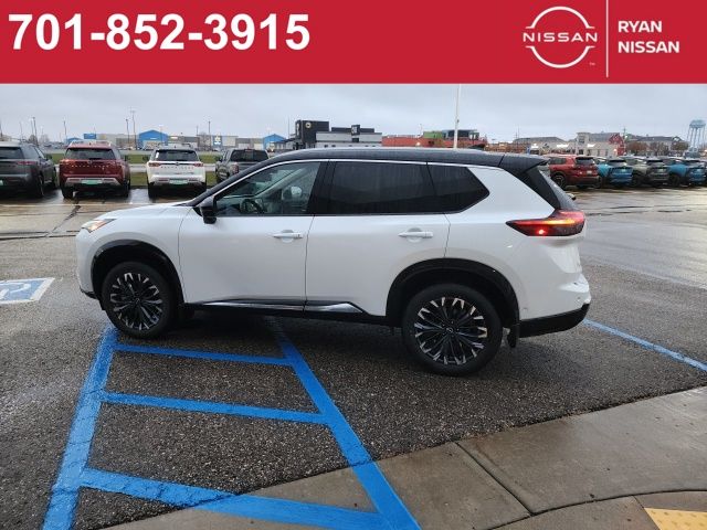 2025 Nissan Rogue Platinum photo 2