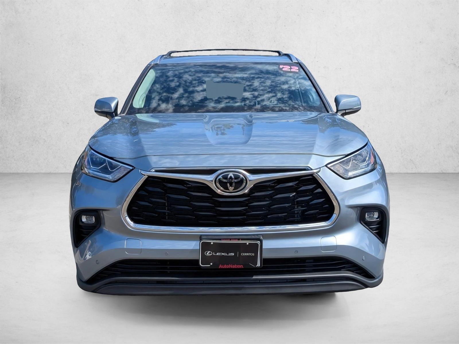 2022 Toyota Highlander Limited photo 2