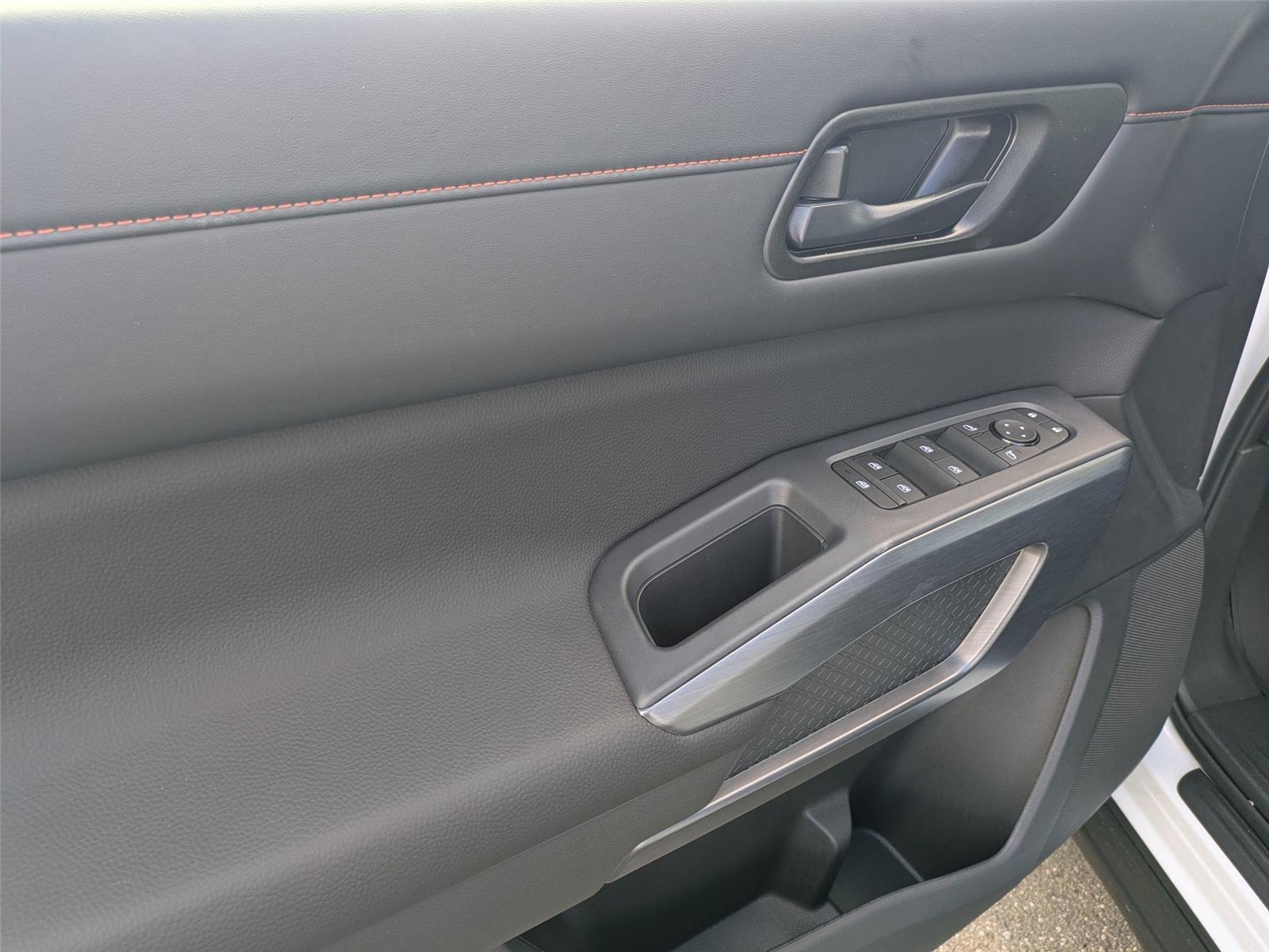 2025 Nissan Pathfinder Rock Creek photo 11