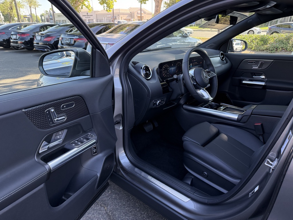 2026 Mercedes Benz GLA 250 photo 2