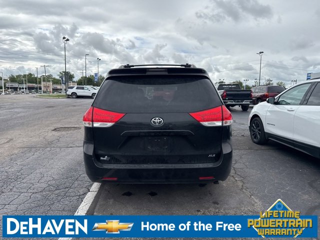 2012 Toyota Sienna Limited photo 3