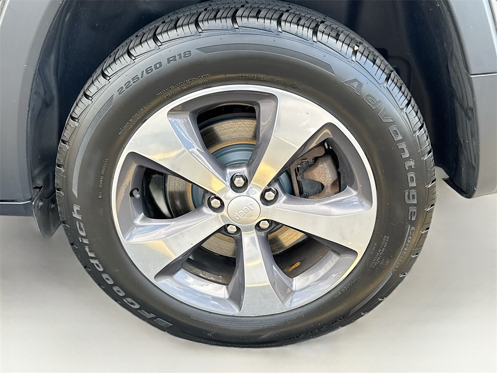 2019 Jeep Cherokee Limited photo 28