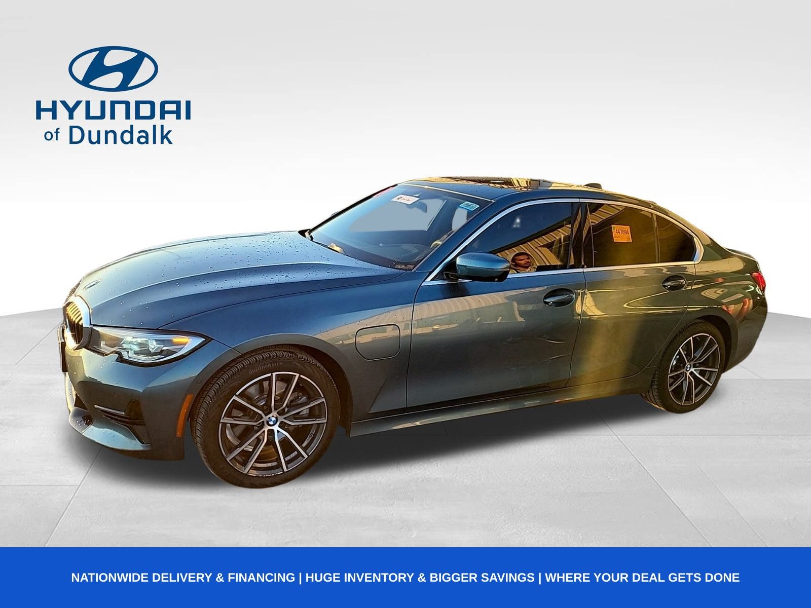 2021 BMW 3 Series 330e's photo