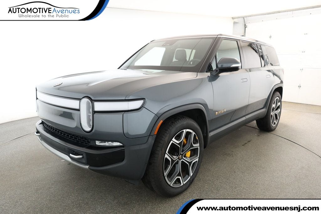 2022 Rivian R1S