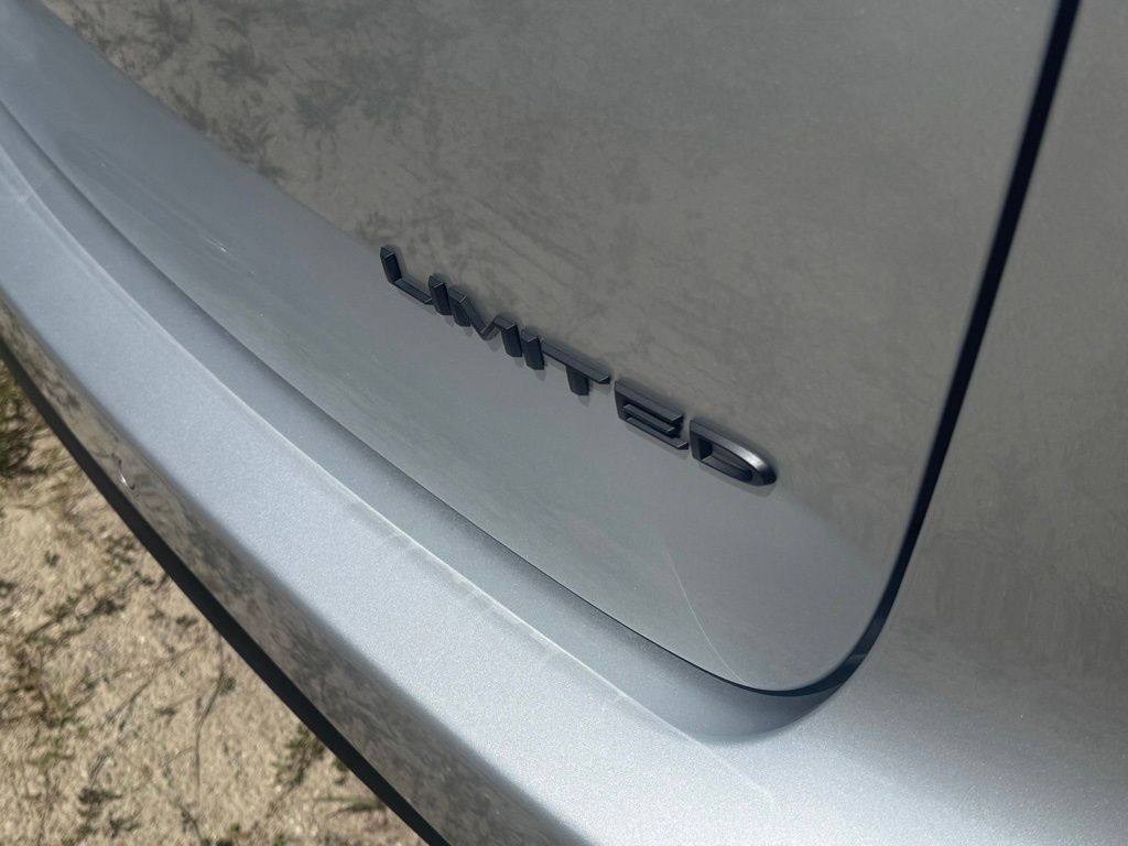 2026 Chrysler Pacifica Limited photo 26