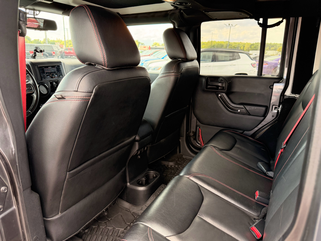 2017 Jeep Wrangler Unlimited Rubicon Recon photo 14