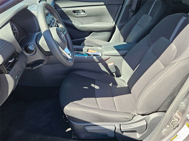 2025 Nissan Sentra SV photo 12