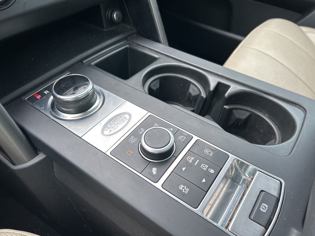 2020 Land Rover Discovery Landmark photo 29