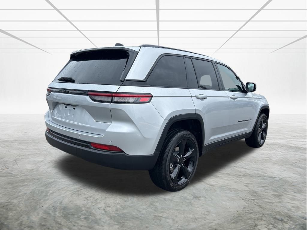2025 Jeep Grand Cherokee Altitude X photo 4