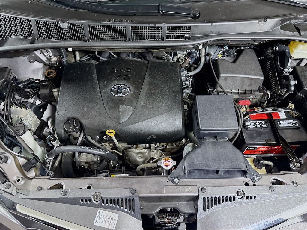 2018 Toyota Sienna XLE Premium photo 31