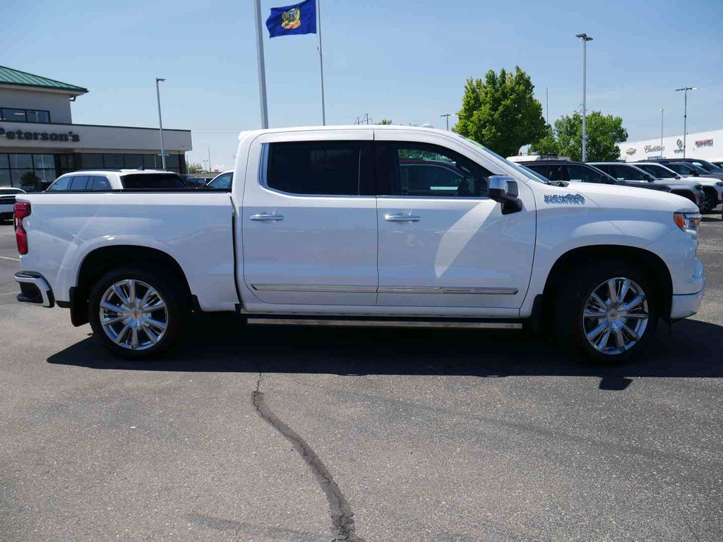 2024 Chevrolet Silverado 1500 High Country photo 18