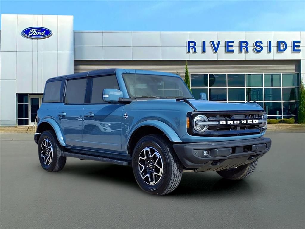 2022 Ford Bronco 4-Door Outer Banks's photo