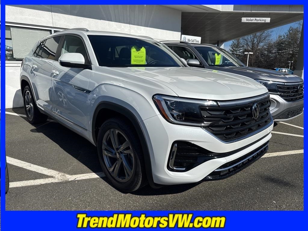 2024 Volkswagen Atlas Cross Sport SEL R-LINE's photo