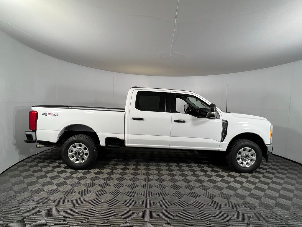 2023 Ford F-250 photo 2