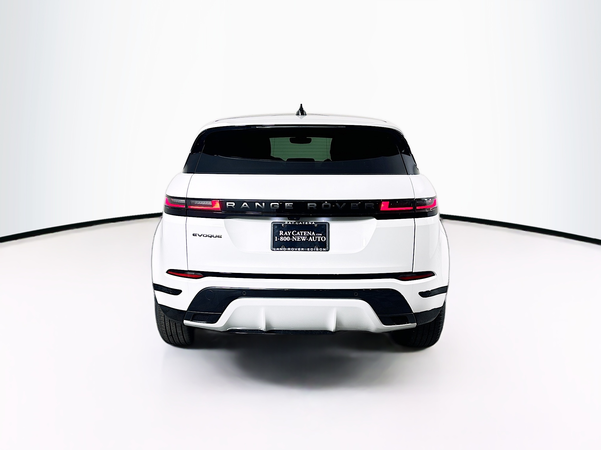 2026 Land Rover Range Rover Evoque Dynamic SE photo 4