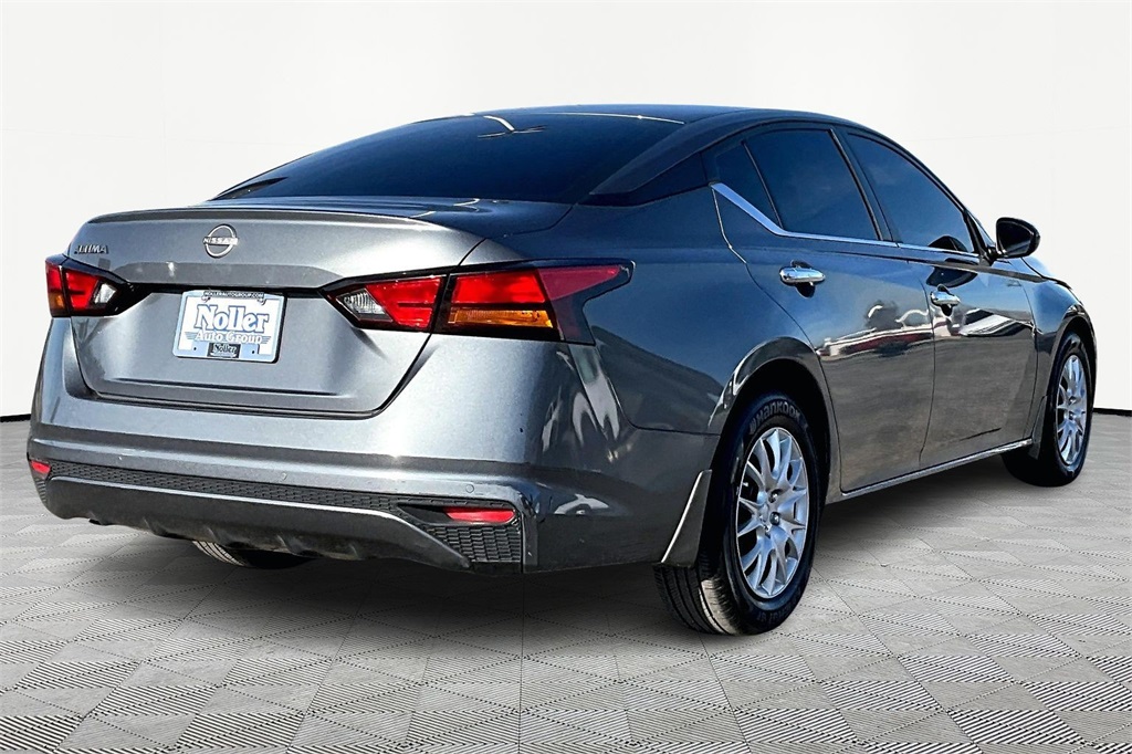 Used 2023 Nissan Altima S with VIN 1N4BL4BV4PN310493 for sale in Kansas City