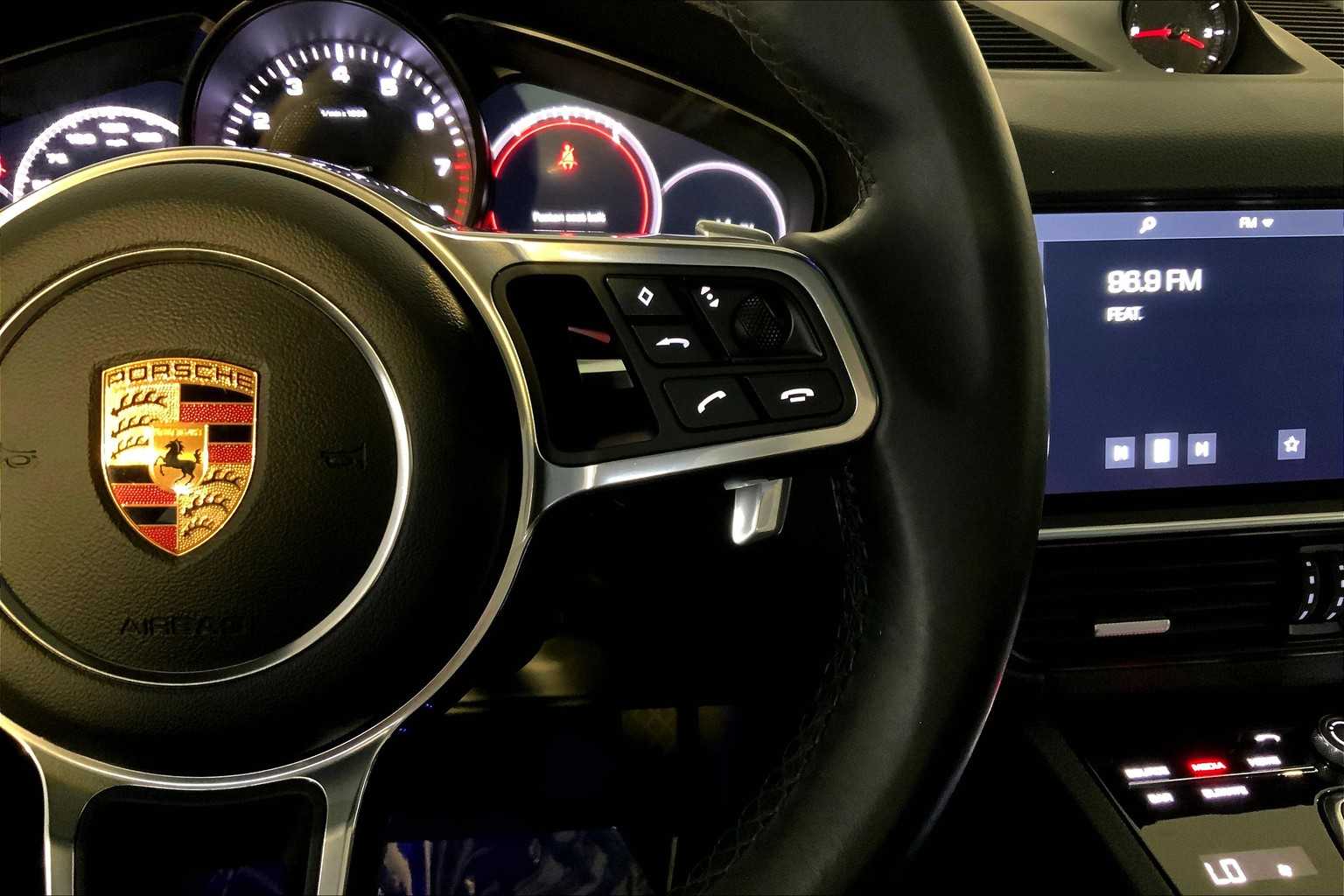 2020 Porsche Cayenne photo 24