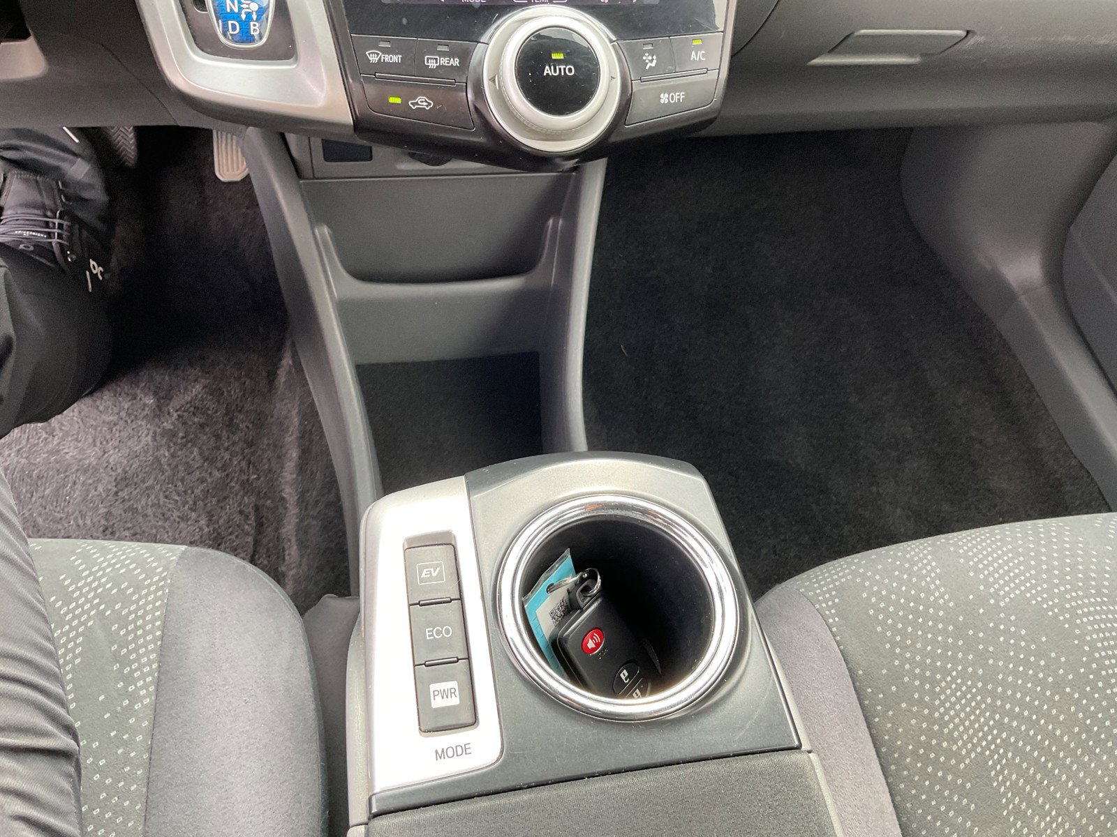 2012 Toyota Prius V Two photo 17