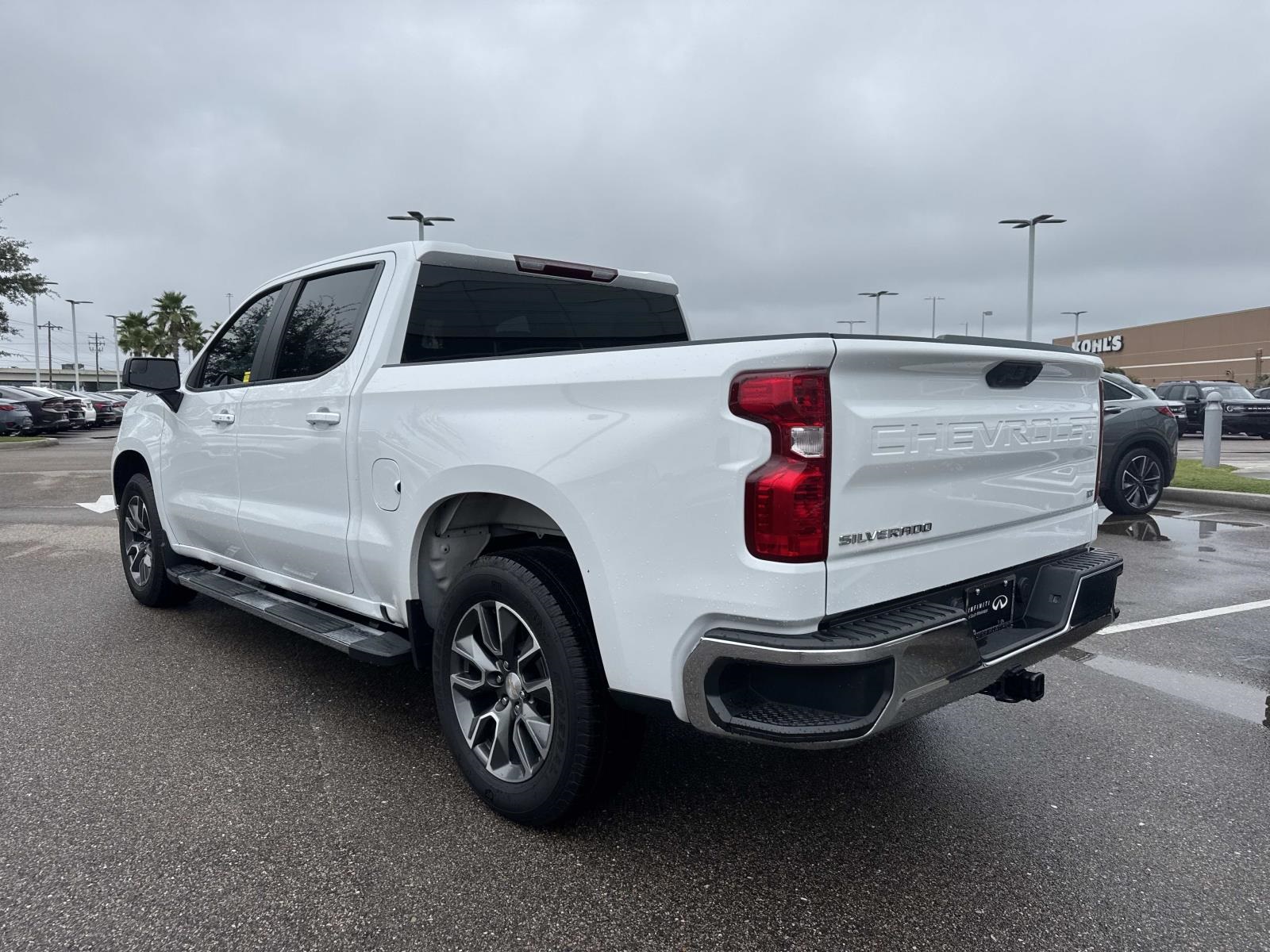 2023 Chevrolet Silverado 1500 LT photo 7