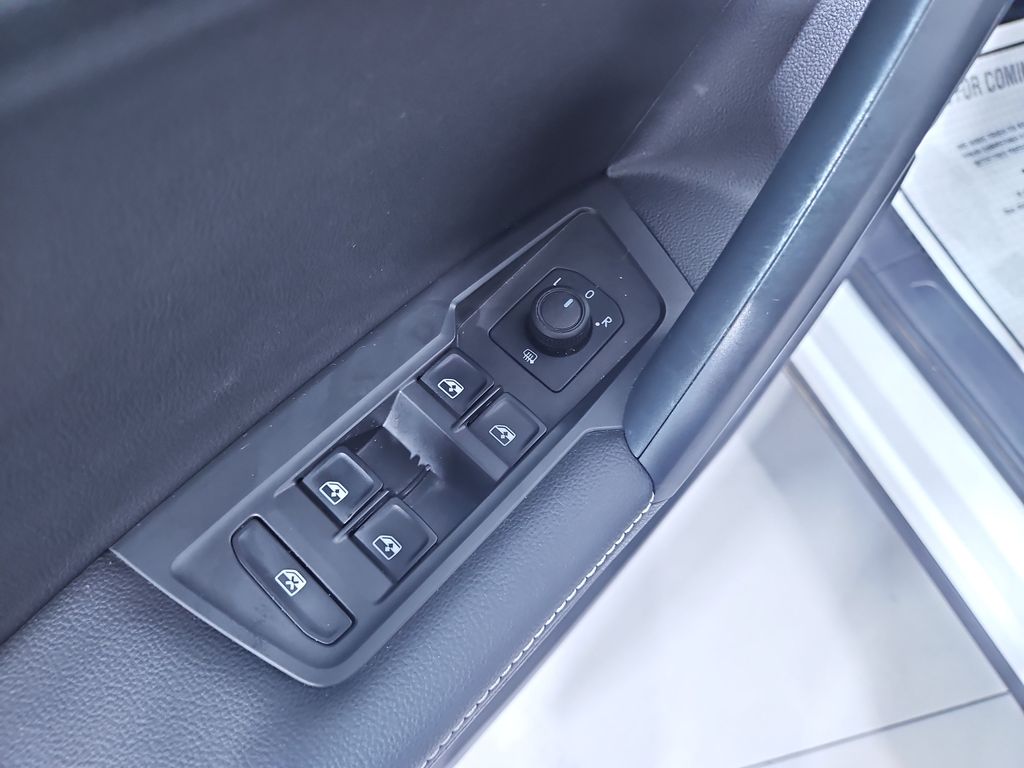 2023 Volkswagen Tiguan S photo 11