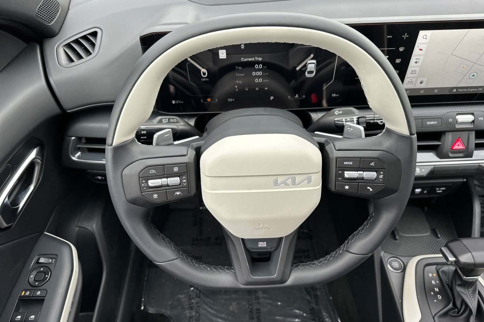 2025 Kia K4 GT-Line photo 9