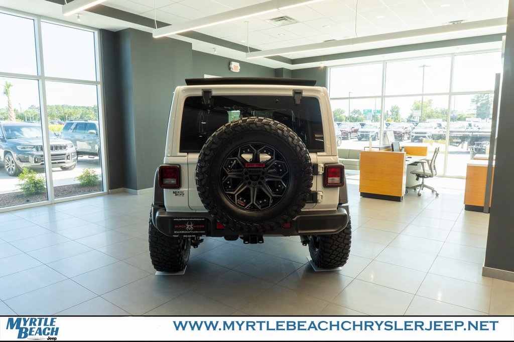 2025 Jeep Wrangler Willys photo 5