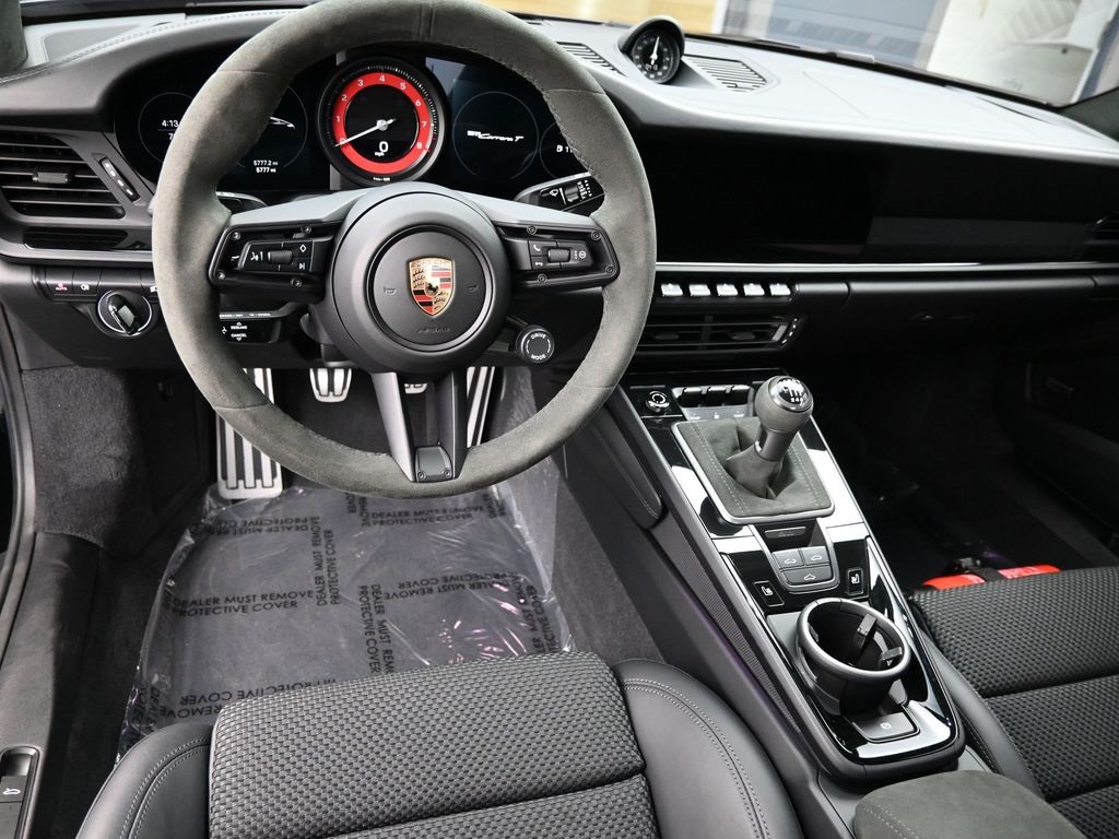 2024 Porsche 911 T photo 5