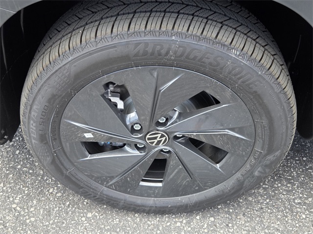 2025 Volkswagen Taos S photo 4