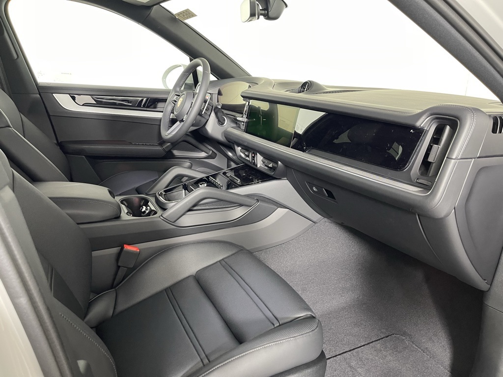 2025 Porsche Cayenne Coupe photo 15