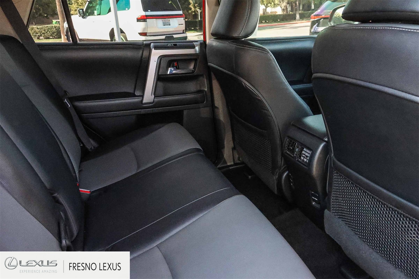 2018 Toyota 4Runner SR5 Premium photo 13