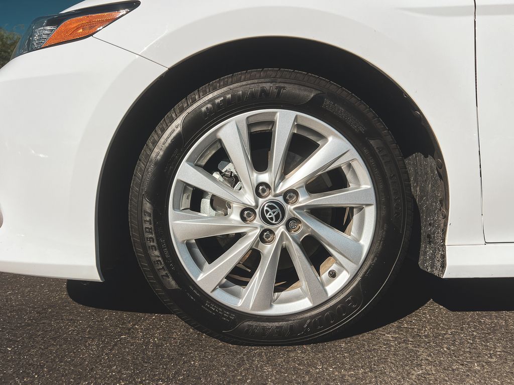 2023 Toyota Camry LE photo 4